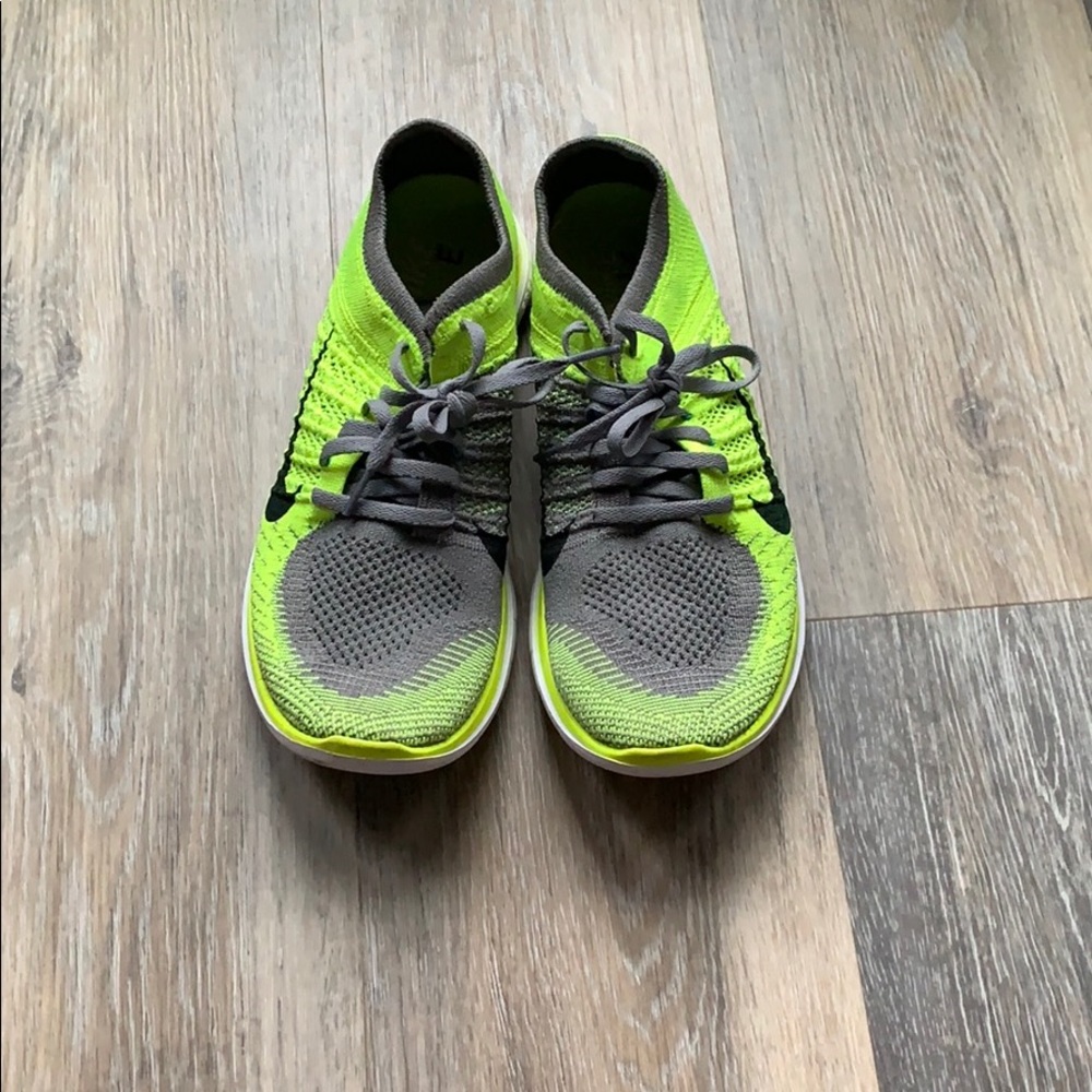 Nike free runs
